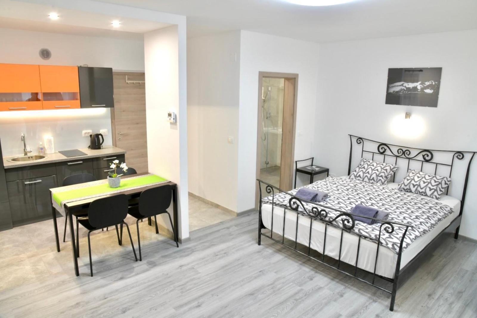 Stara Jezica Apartments With Wifi Lubiana Esterno foto